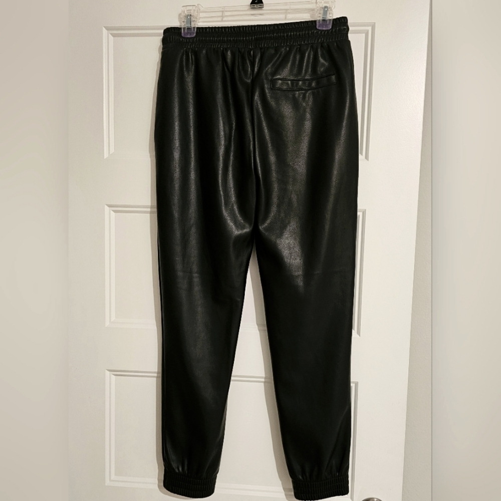 New T Tahari Vegan Leather Joggers sz small - Picture 7 of 9